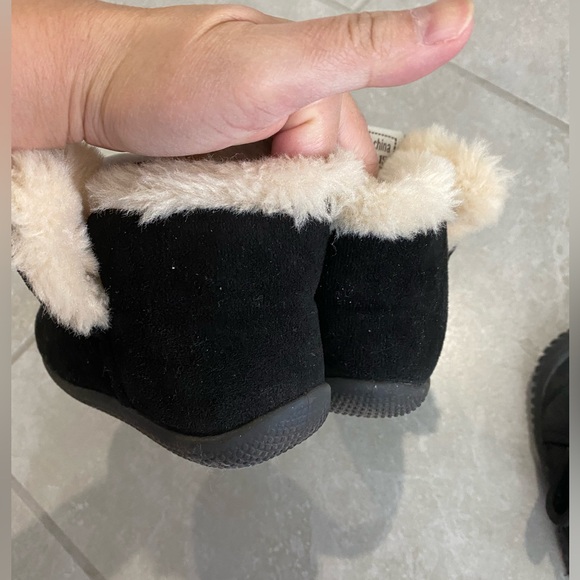 2 Pairs- Baby Winter Shoes - Picture 6 of 15
